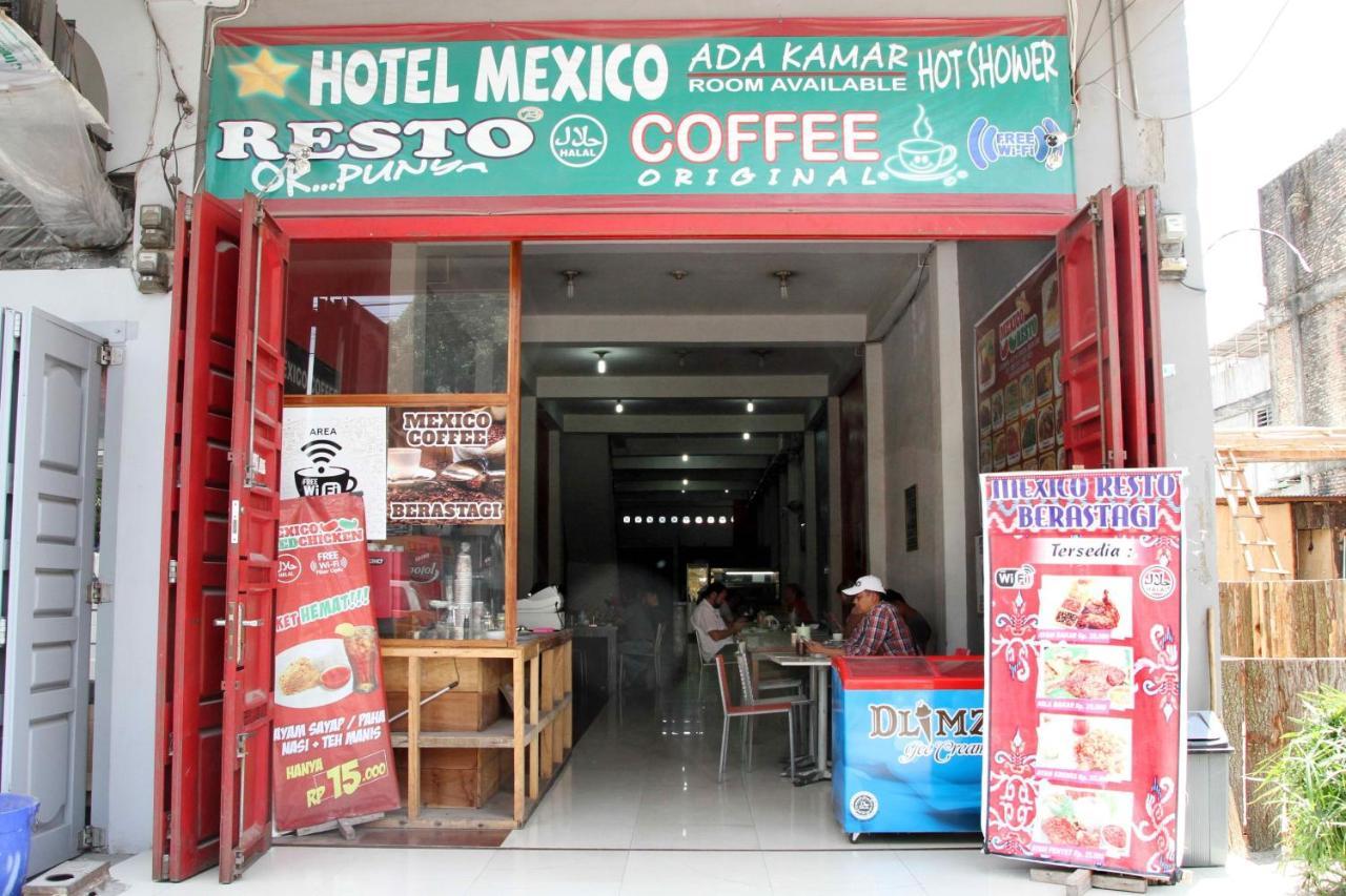 Hotel Mexico Berastagi Esterno foto